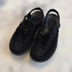 KEEN UNEEK サンダル ブラックのサムネイル