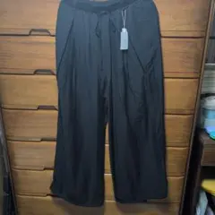 『新品、タグ付き』ウエストタックコーンパンツ