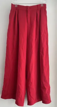 あゆみ様専用　未使用に近いpunyusプニュズ　ワイドパンツ サイズ3 赤　美品