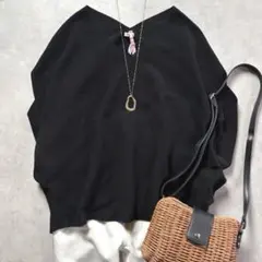美品 IENA イエナ コットンストレッチコクーンVネックニット 日本製 黒のサムネイル
