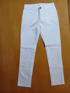 ホワイト パンツ