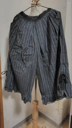 axes femme 裾フリル ガウチョパンツ