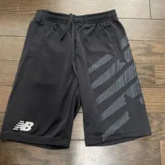 new balance ブラック ハーフパンツ 130サイズ