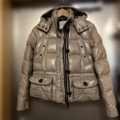 MONCLER ベージュ ダウンジャケット フード付き