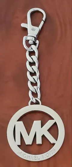 【非売品】マイケル・コース　キーホルダー　ノベルティ　シルバー色のサムネイル