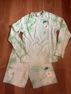 nikeトレーナー hava