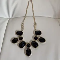 ビジューネックレス