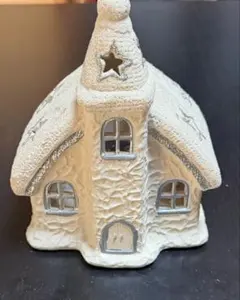 キャンドルホルダー 白い星型窓の家の置物 陶器製 教会 置物 インテリア 雑貨