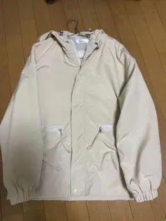 クリーム色 フード付きマウンテンパーカー 出品は今日まで！