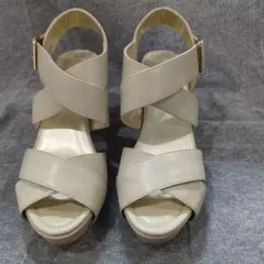 ベージュ クロスストラップ サンダル ヒール5cm