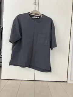 グレー 半袖Tシャツ ポケット付き