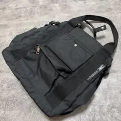 L’AMI+ ラミプリュス パソコン収納 5層レイヤード 撥水リュック 美品級のサムネイル