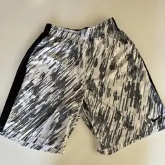 Nike デジタル迷彩柄メンズハーフパンツ Mサイズ　DRI-FIT