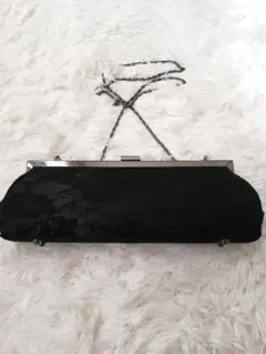 がま口　クラッチ　パーティーバッグ　総柄　レース　花　黒　横長　チェーン