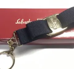 【新品未使用】フェラガモ　ヴァラリボン　キ－ホルダー