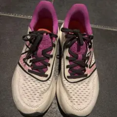 New Balance ランニングシューズ ホワイト/ピンク　２３センチ