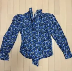 Stradivarius 花柄 長袖 ブラウス ブルー　リボンのサムネイル