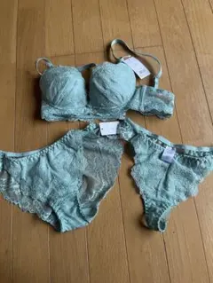 Mon cher pigeon バルーンブラ AA70 M ３点セットのサムネイル