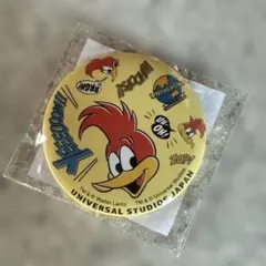ユニバ ウッディ・ウッドペッカー 缶バッジ - メルカリ