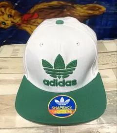 美良品　adidas スナップバックキャップ ホワイト/グリーン
