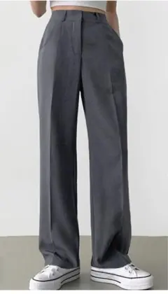 新品未使用✨グレー センタープレスストレートパンツ ai07