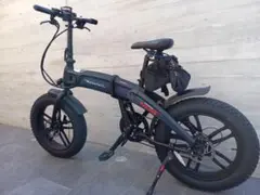 国内未販売　純正　マセラティE-BIKE　自転車のサムネイル