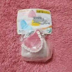 ちいさなマウスピースチャーム　入れ歯とケース（ホワイト）　ガチャガチャ