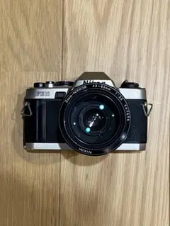 Nikon F フィルム一眼レフカメラ Nikkor-Pレンズ付き Nikon F フィルム一眼レフカメラ Nikkor-Pレンズ付き Nikon F