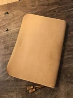 エンダースキーマ ヌメ革　クラッチバッグ