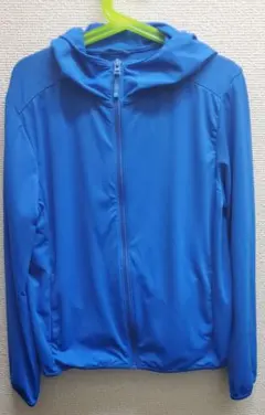 UNIQLO 青 ウィンドブレーカー 140