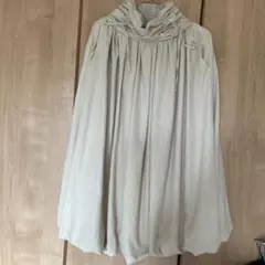 クリーム色ドローストリングバルーンスカート