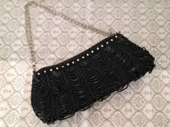 ビーズ装飾付き黒パーティーバッグ