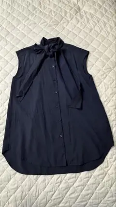 ネイビー ボウタイリボン付き ノースリーブシャツ