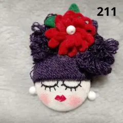 No.211ブローチ:ハンドメイド:クルミボタン:フェイス:ドール