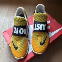 ランニングシューズ イエロー