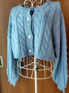 美品 ニットカーディガン ショート丈 ケーブル編み ブルー M　ギャル