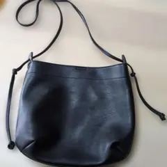 レザー ショルダーバッグ 黒