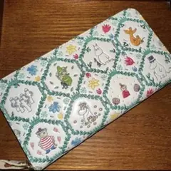 美品 ムーミン　浅草文庫　ムーミン谷の仲間たち ラウンド長財布 MOOMINのサムネイル