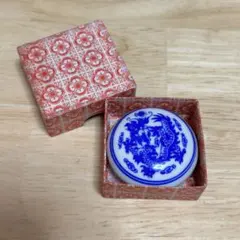 陶器製 印泥 龍紋 青花 銘「乾隆年製」 朱肉 骨董風 書道具