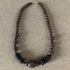 ウッドビーズネックレス