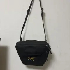 ARC'TERYX ショルダーバッグ ブラック　マンティス2