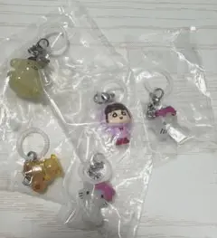 めじるしアクセサリー　まとめ売り　サンリオ　クレヨンしんちゃん　５点