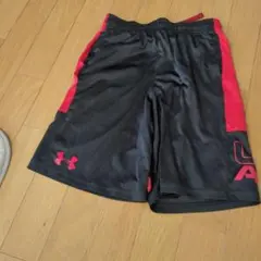 UNDER ARMOUR ハーフパンツ 150/63 黒/赤