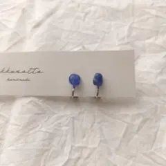 天然石のイヤリングブルー