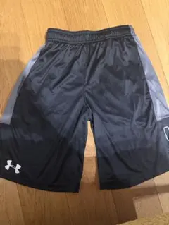 Under Armour ショートパンツ YXL 黒