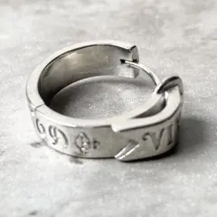 Vivienne Westwood ピアス フープ シルバー ベルト モチーフ - メルカリ