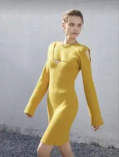 【新品】イエローカットアウトニットドレス ニットワンピース マスタード 秋冬