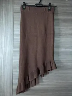 スカート　新品タグ付き　アシンメトリー　茶　ウエストゴム　レディース　タイト