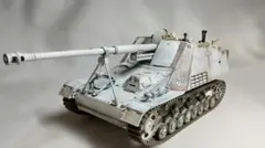 1/35 ドイツ重対戦車自走砲　ナースホルン　冬季仕様　完成品のサムネイル