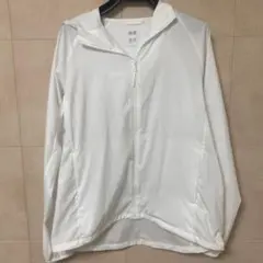 まもなく削除！ユニクロ　ポケッタブルUVカットパーカー　L ホワイト